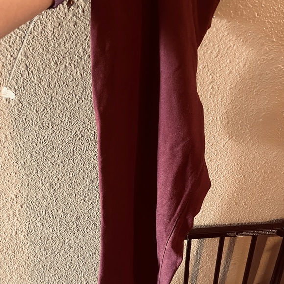 Maurice’s burgundy pants - Picture 2 of 5